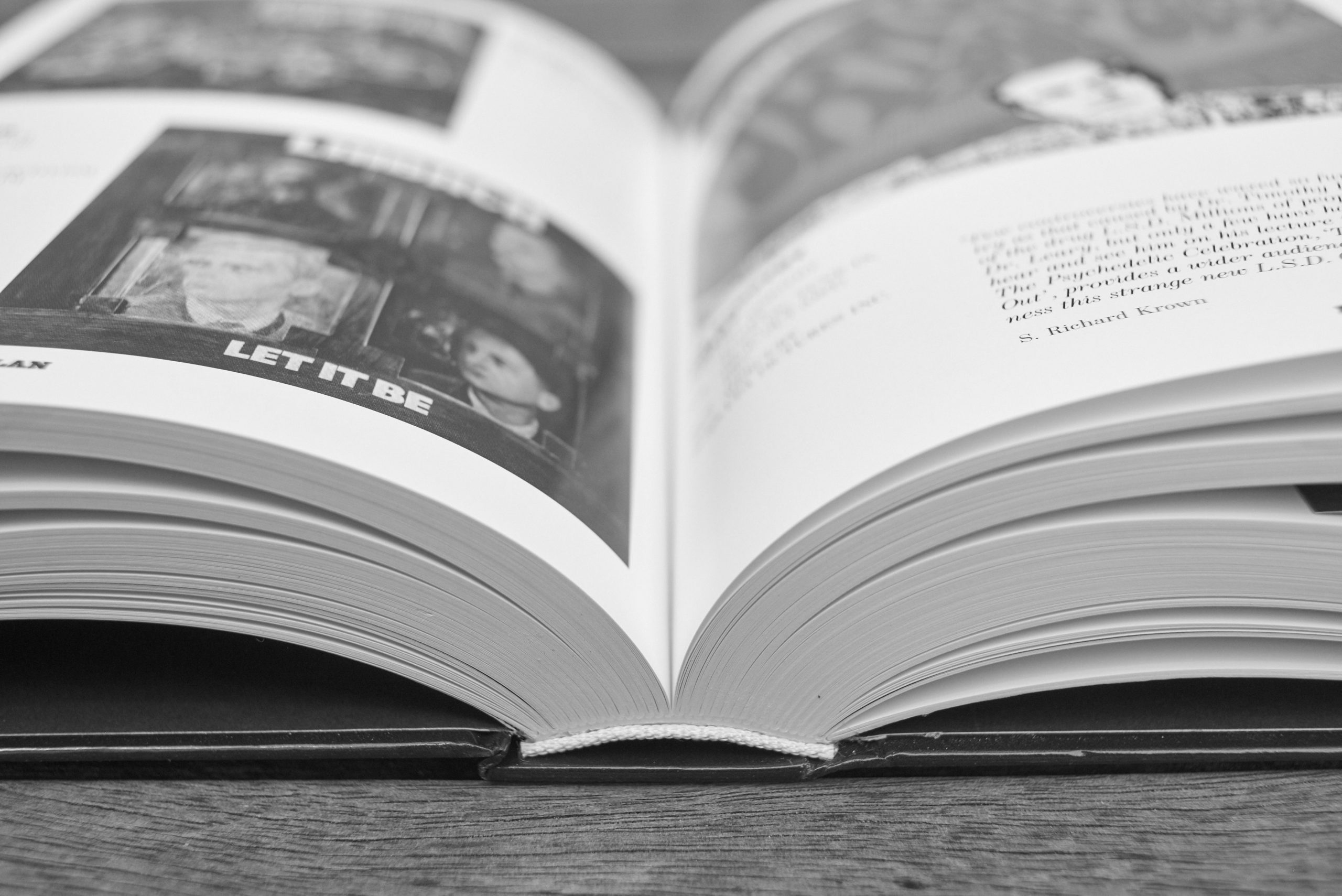 2022_06_17_Books_GPS_RAWs_440_BW